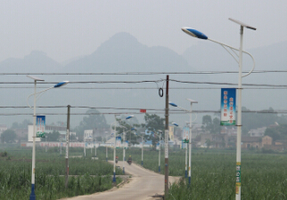 【案例】太阳能路灯照亮广西桂平新农村