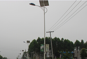 【案例】城镇道路太阳能路灯照明工程